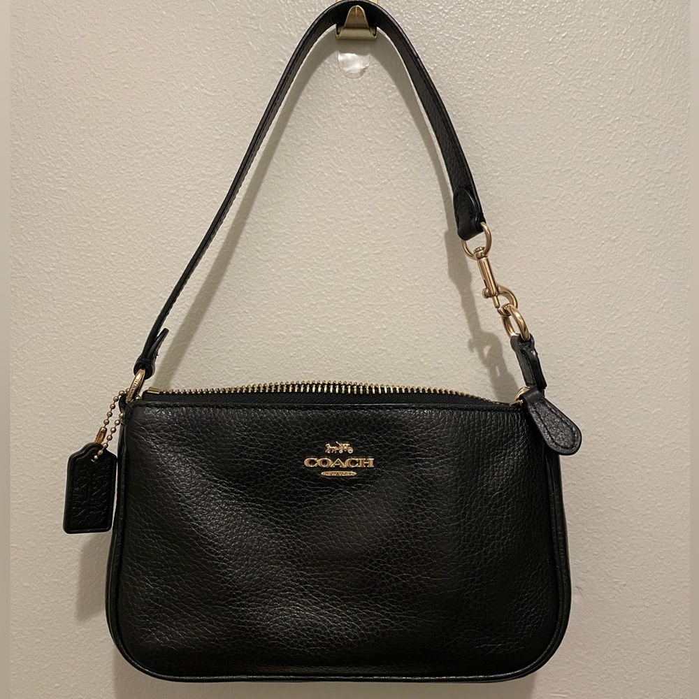 Coach Nolita 19